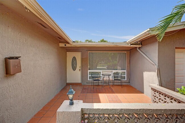 Photo - 1700 N 47th Ave