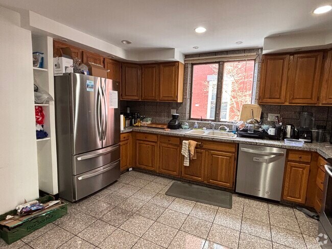 Building Photo - 168 Auburn St Rental