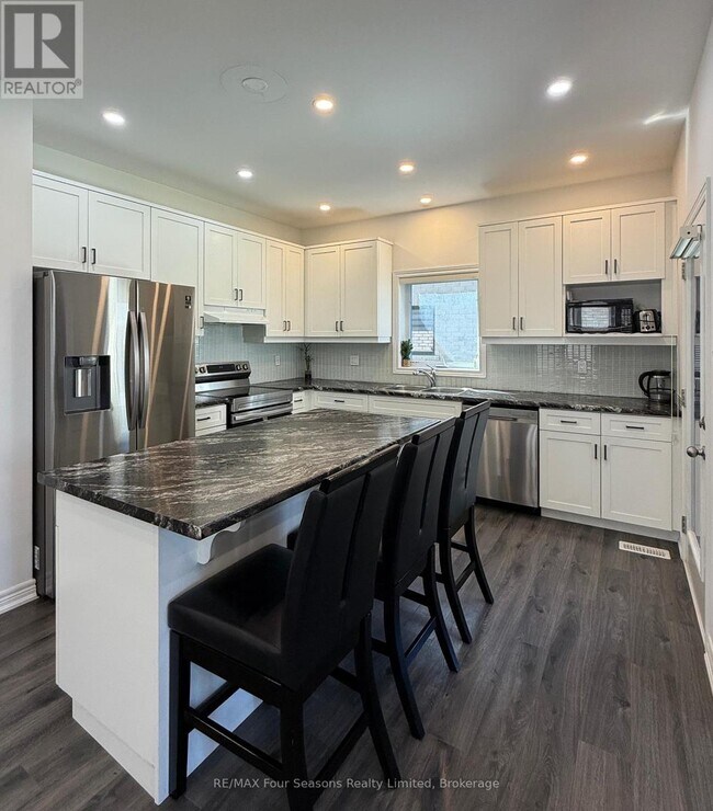 Photo - 72 McLean Ave