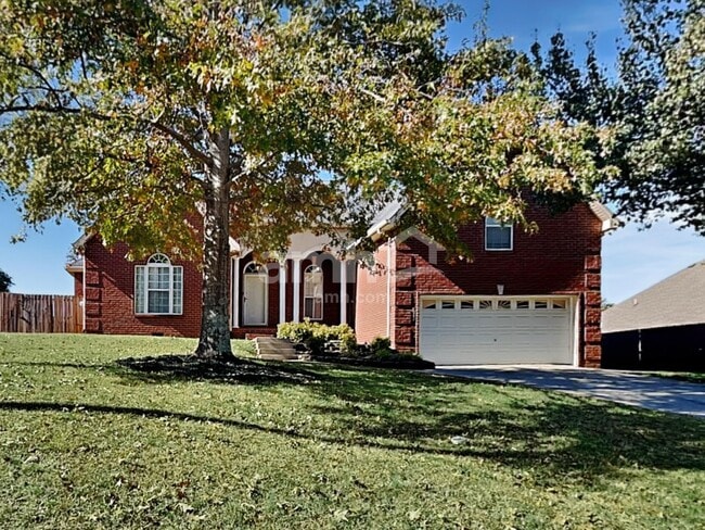 Building Photo - 4002 Greentree Ct