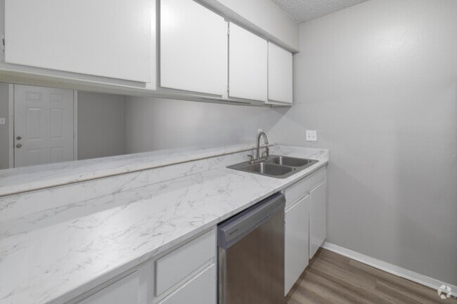 1BR, 1BA - Kitchen