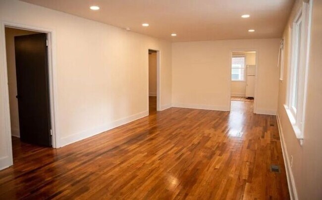 Photo - 1420 S Kilbourne Rd