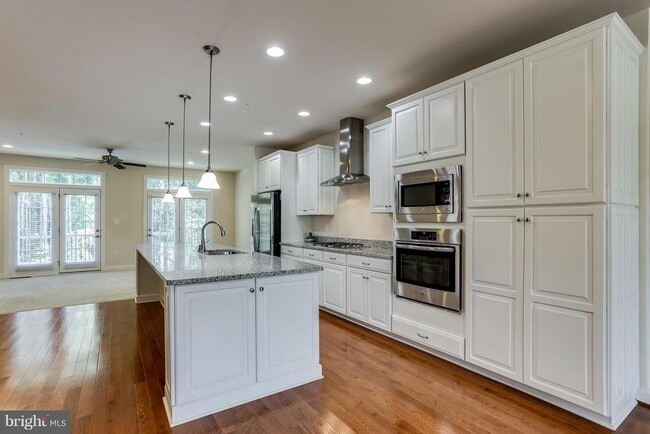 Photo - 7872 Patterson Wy