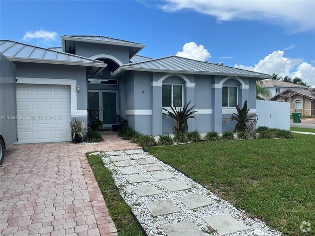 Building Photo - 16176 SW 149th Terrace Rental
