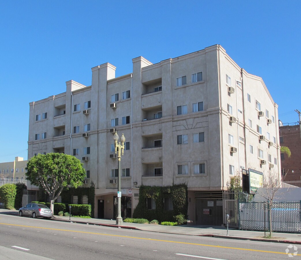 Photo - Los Angeles City Lights Apartments