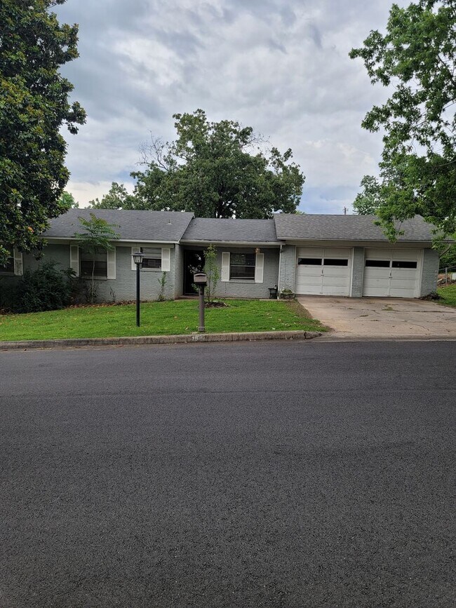 3 Bedroom 2 Bath home for rent in Van Buren - 3 Bedroom 2 Bath home for rent in Van Buren