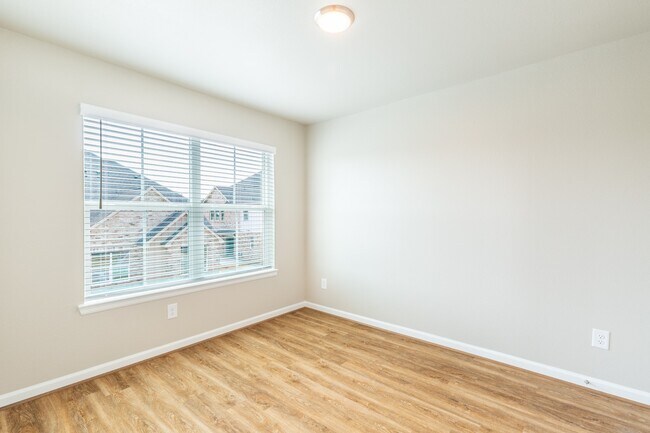 Photo - 231 Pk Pl Cir Unit D