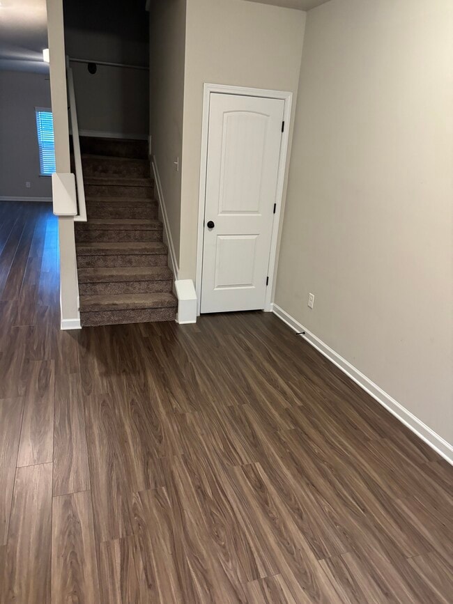 Photo - 7107 Chara Ln SW