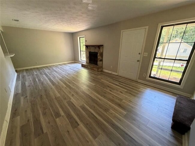 Photo - 1386 Williamsburg Ln
