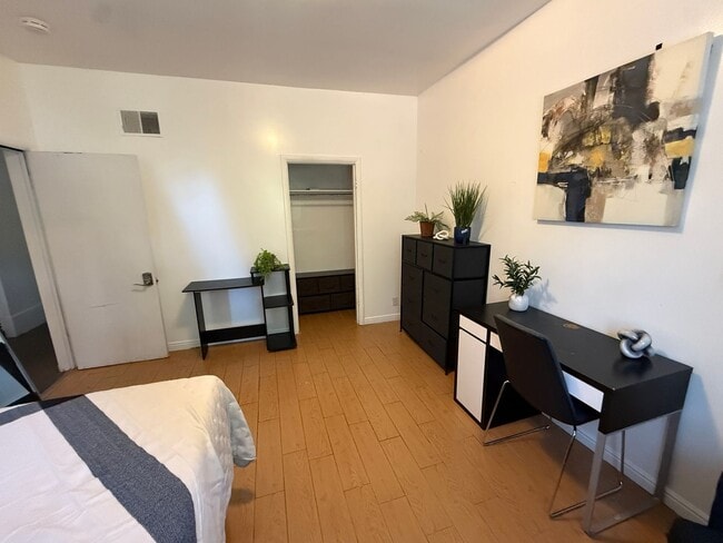 757 Second Avenue