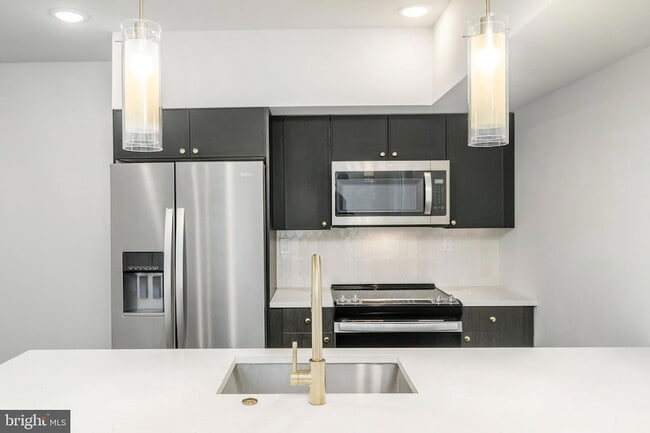 1102 Germantown Ave Unit 204