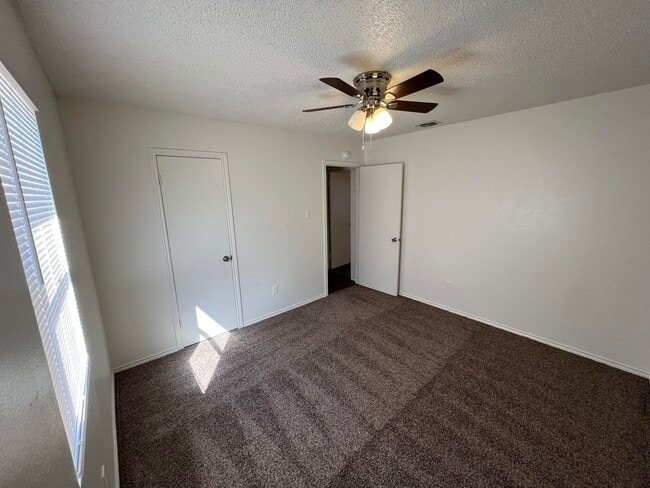 Photo - 2409 88th St