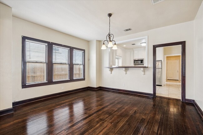 Photo - 345 W 22nd St