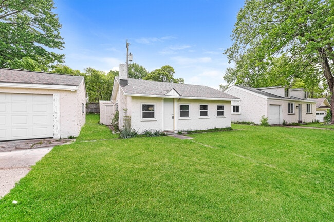 Photo - 148 Burgess Ave