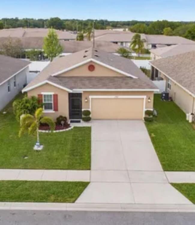 Building Photo - Four bedroom Two bath - Winter Haven Rental