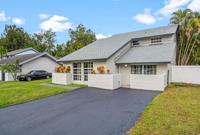 Photo - 8351 SW 39th Ct