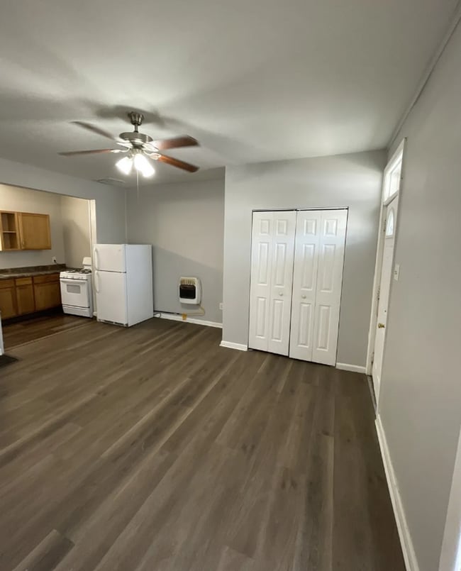 Photo - 205 E College St Unit 205-B