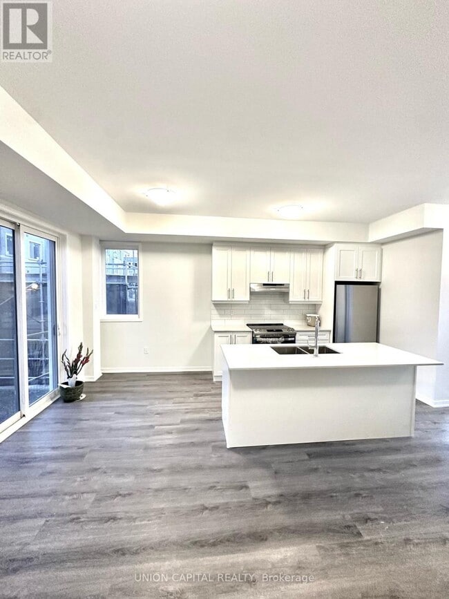 Photo - 31 Mable Smith Wy