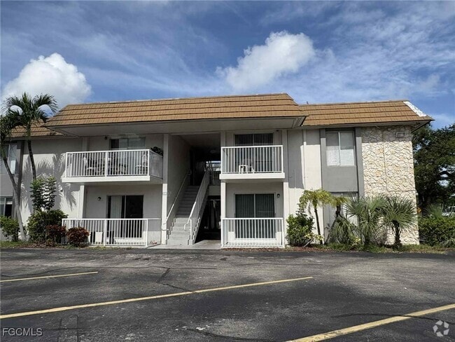 Building Photo - 1830 Maravilla Ave Unit 316 Rental