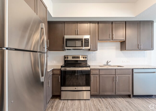 2 BDR / 2 BA -792 Sq Ft - SILVER CREEK