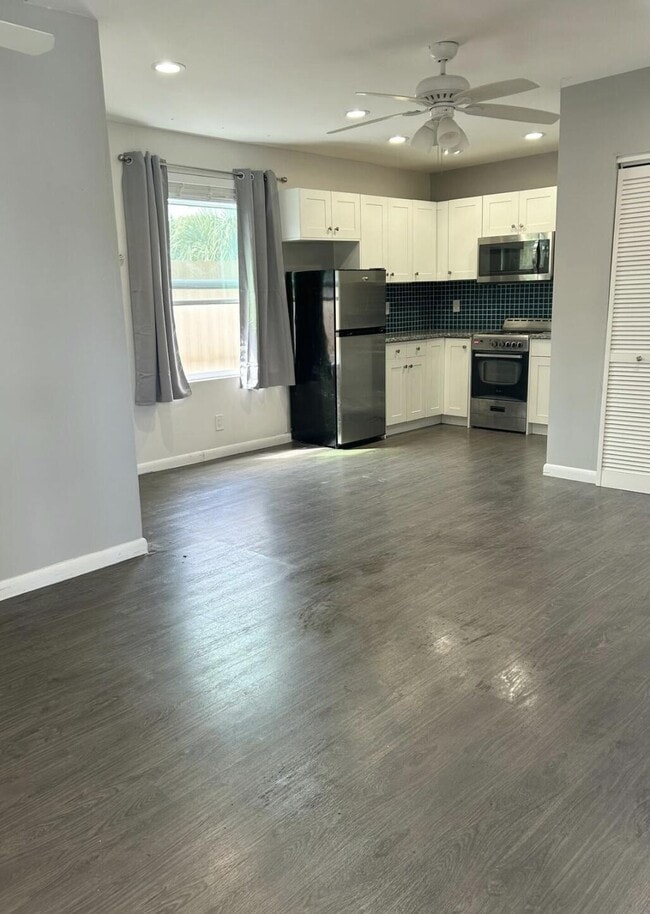 Photo - 411 Nathan Hale Rd