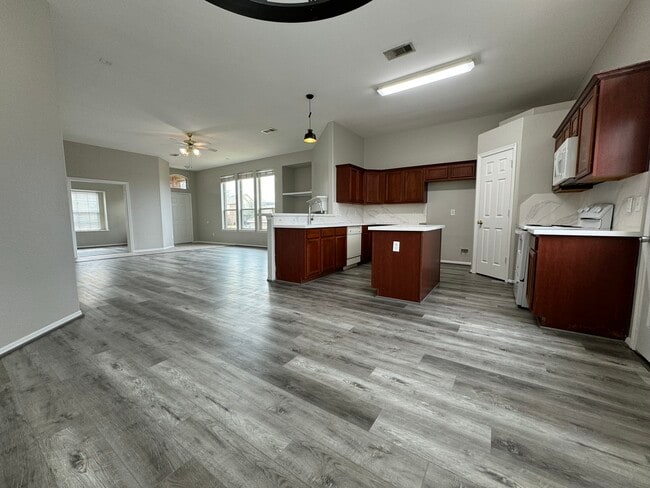 Building Photo - 13196 Miller Ln