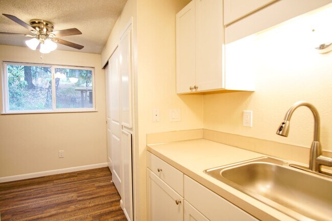 Photo - 2 Bdr in Multnomah Village w/ Hardwoods, D... Unidad 3944