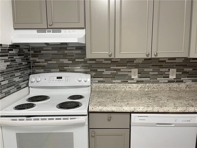 Building Photo - 2180 NE 67th St Unit 730