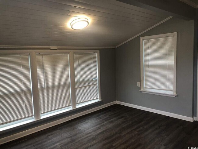 Photo - 809 Cedar St