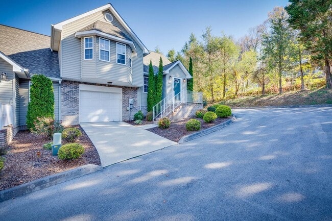 Photo - 3910 Renaissance Sq