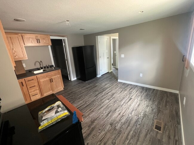 Photo - 714 Bluff St Apartments Unit 1