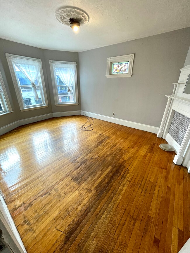 Building Photo - 7 Greenmount St Unit 2