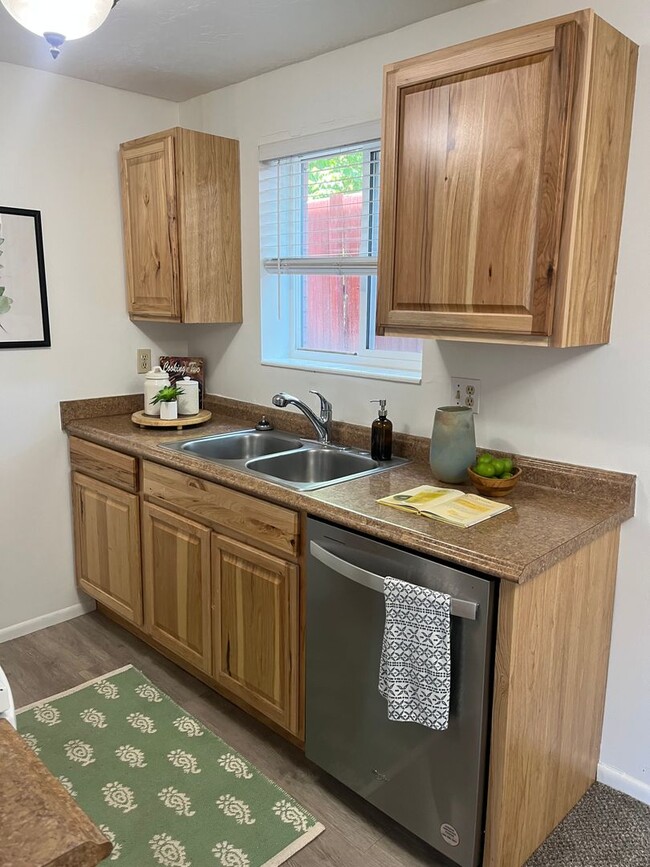 Photo - 2 Bedroom Condo for Rent Unit 13