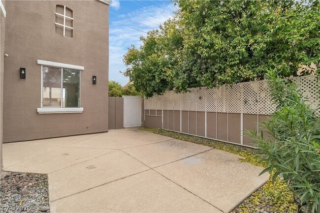 Photo - 1712 Estrella St