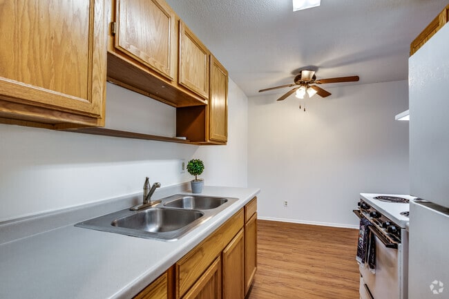 1BR, 1BA - 625SF
