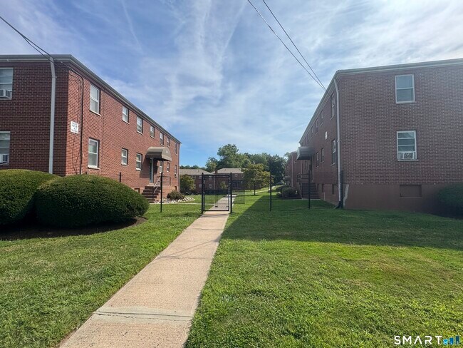 Photo - 25 Natick St Unidad 3