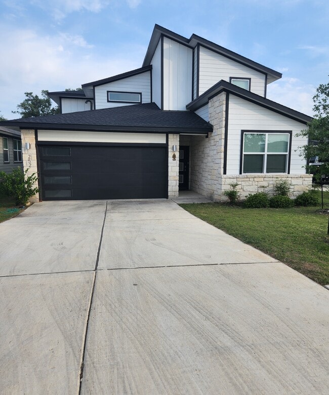 Building Photo - 252 Geminiflora Bend