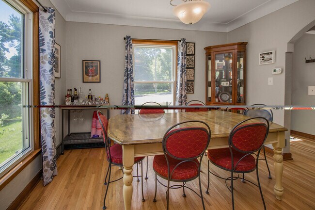 Photo - 412 Bircher Ave