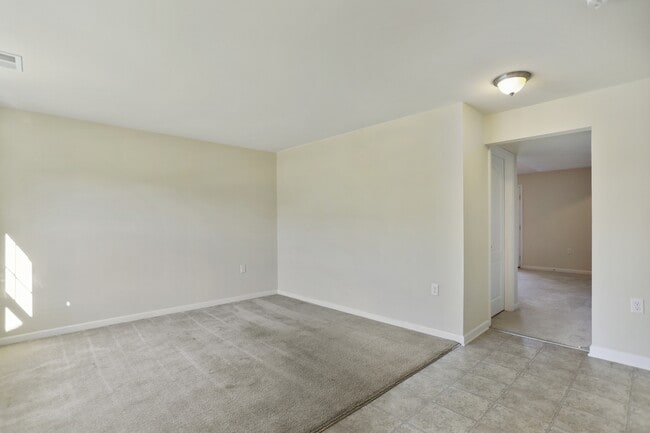 Photo - 18 Chillingham Ct