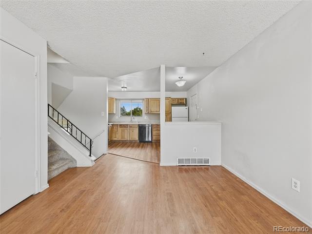 904 S Uravan St