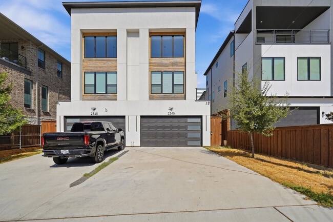 2345 Hondo Ave