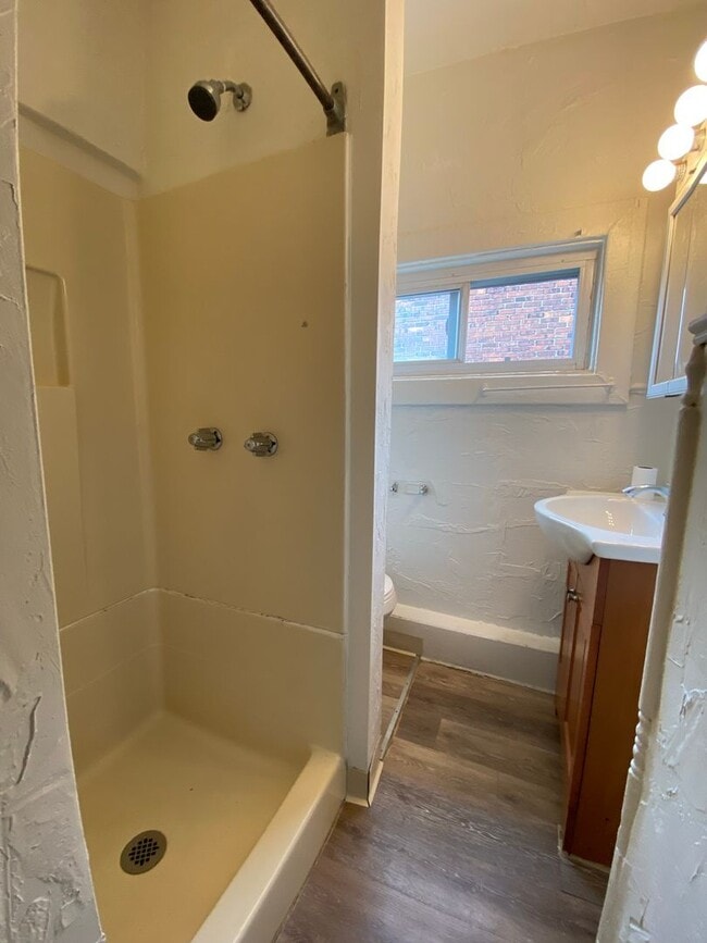 Photo - Two Bedroom on Semple Street With an Aweso... Unit 327.502