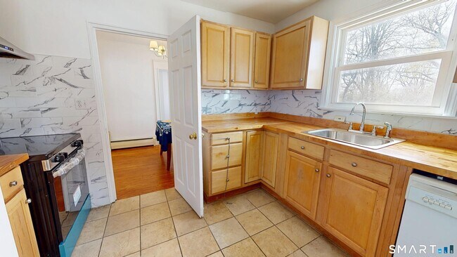 Photo - 638 Prospect St