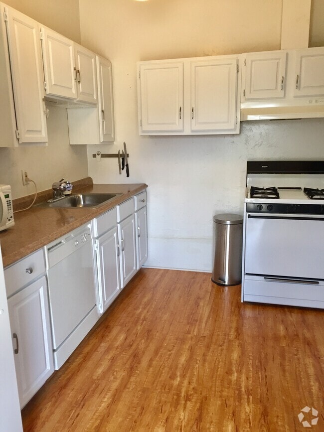 Building Photo - 3819 Beethoven St Unit 0 Rental
