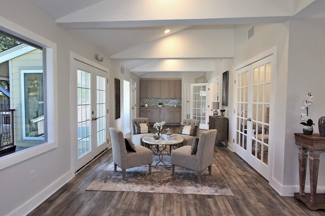 Photo - Tramor at Autumn Park