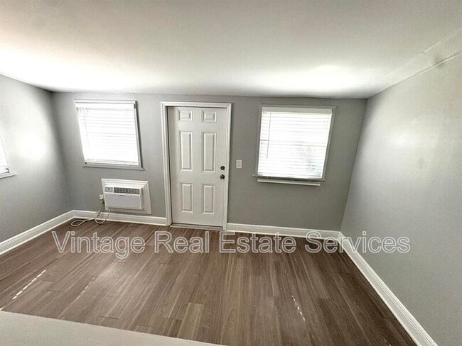 Photo - 4611 N Hubert Ave Unit #11