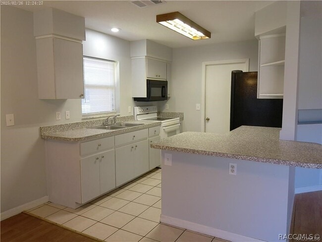 Building Photo - 5921 W Woodhill Ct