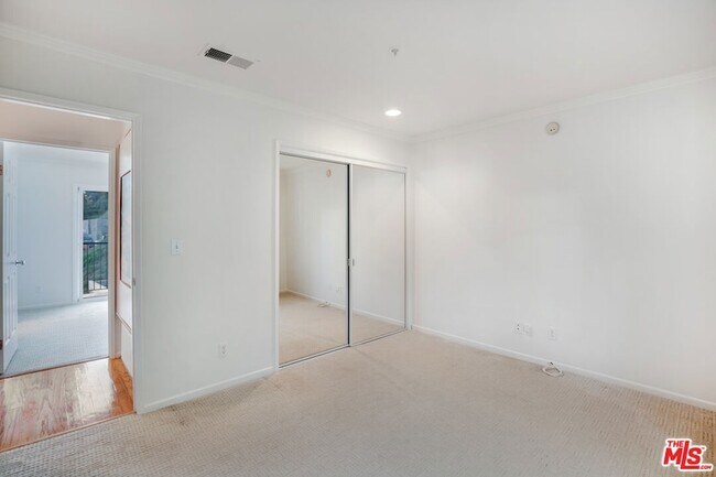 3855 Rambla Pacifico St Unit D