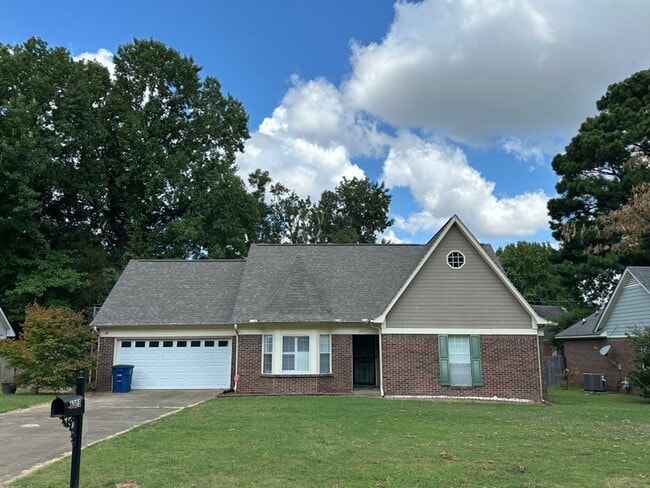 Olive Branch-3 BR/ 3 BA with HUGE Flex Room - Olive Branch-3 BR/ 3 BA with HUGE Flex Room House
