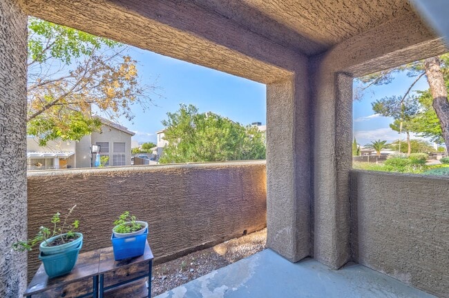 Photo - 8070 W Russell Rd